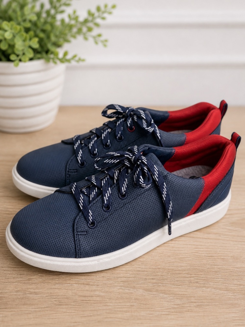 NWT Cloudsteppers By Clark’s Navy/Red Step Verve Lo‎ Training Shoes